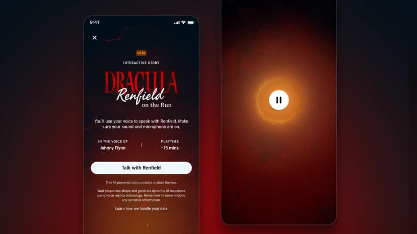 暗い赤の背景にスマートフォンの画面が2つ並ぶ。左は「BETA」「INTERACTIVE STORY」の表示と「DRACULA Renfield on the Run」の題、声を使ってレンフィールドと話すのでスピーカーとマイクをオンにするよう求める英語の案内、演じる声がJohnny Flynn、時間が約15分、「Talk with Renfield」のボタン、AIによる物語で大人向けの内容を含むこと、声の複製の技術で応答を作るので機微な情報を話さないようにという注意が写る。右は会話中の画面で、オレンジ色に光る円の中に一時停止のボタンがある